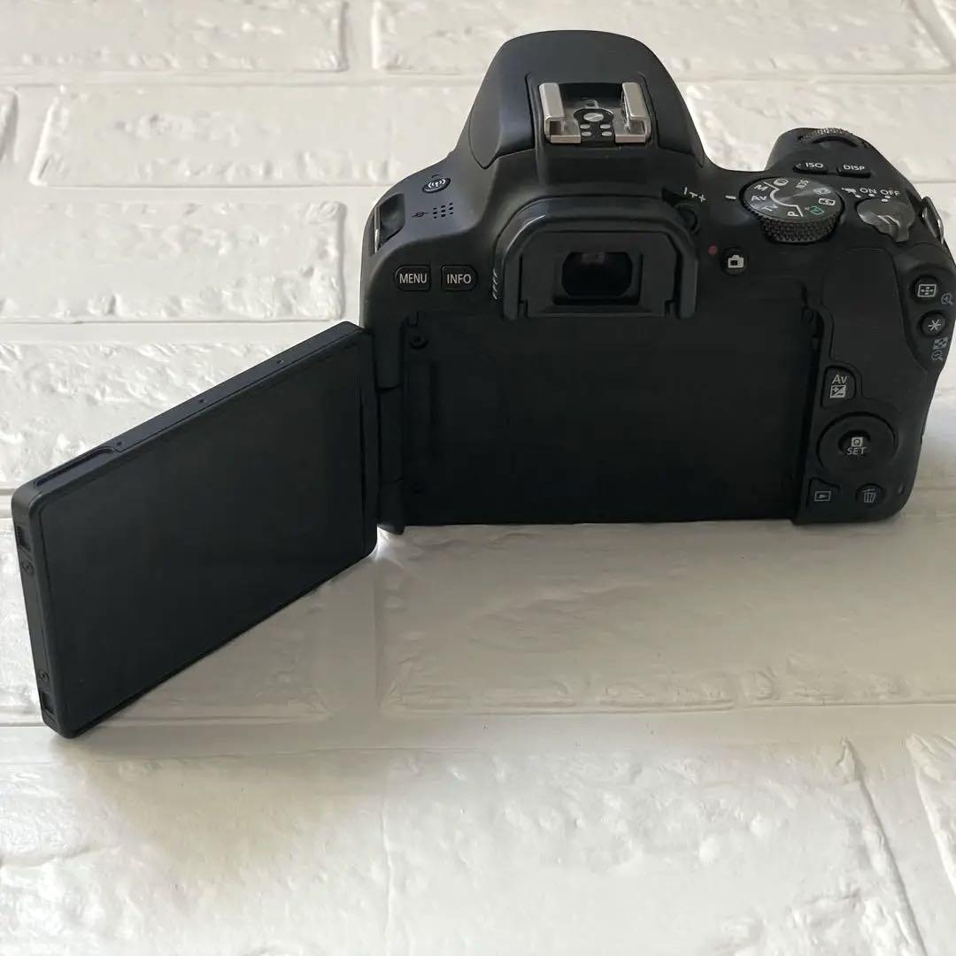 Canon EOS Kiss x9一眼レフ レンズ2本、バッグ、ネックストラップ