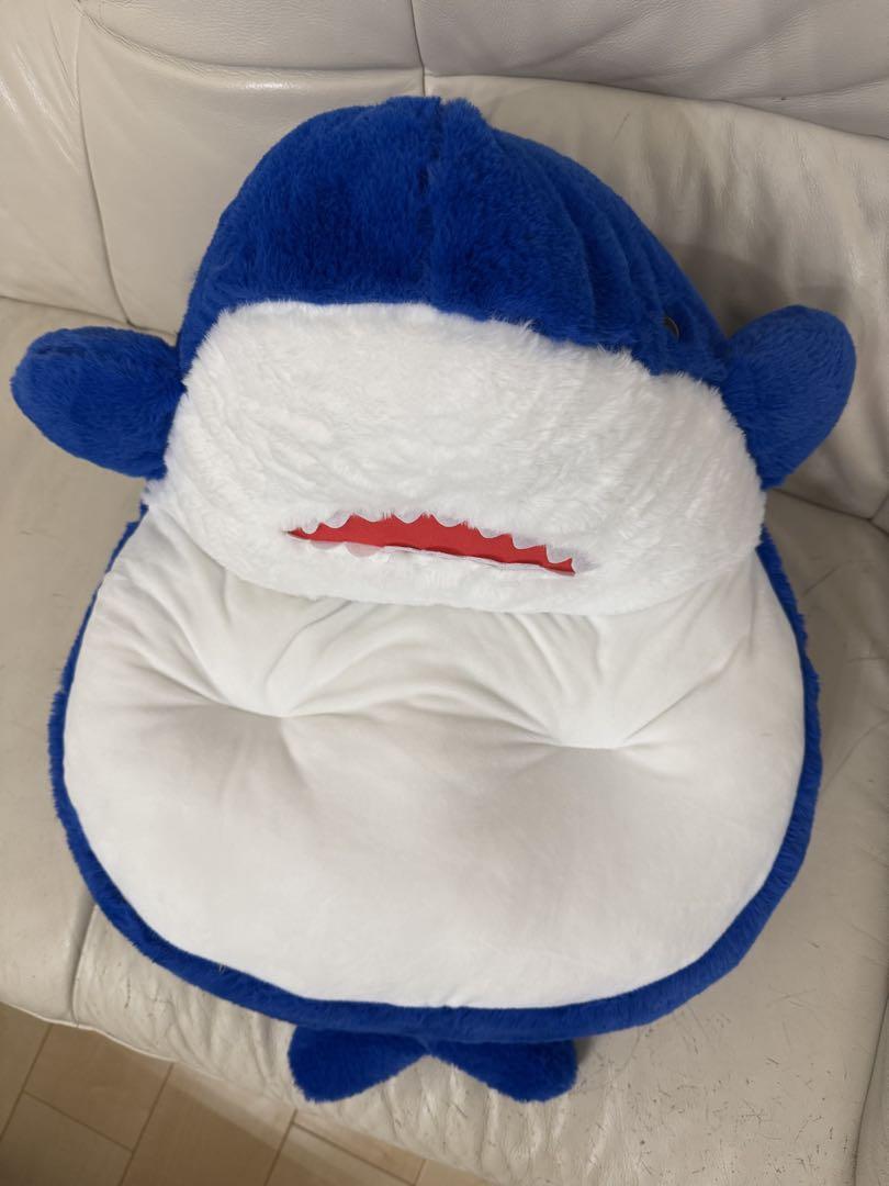 新品未使用　ふわふわサメさん おすわりクッション ふわふわサメさん おすわりクッション タイトー限定 - メルカリ