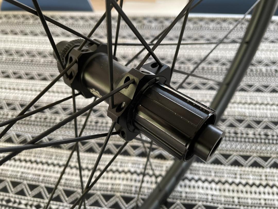 BONTRAGER（前輪）＆ELITEWHEELS（後輪）カーボンホイールセット