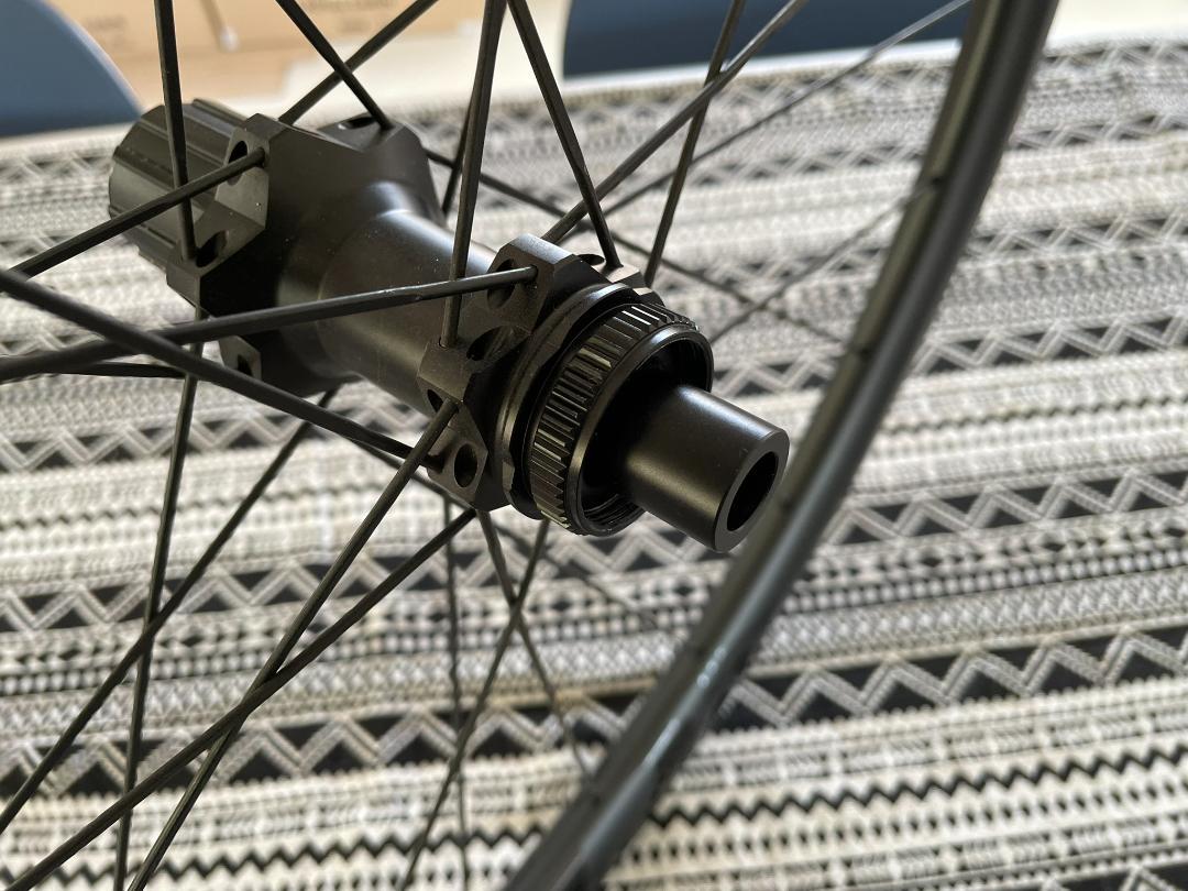 BONTRAGER（前輪）＆ELITEWHEELS（後輪）カーボンホイールセット