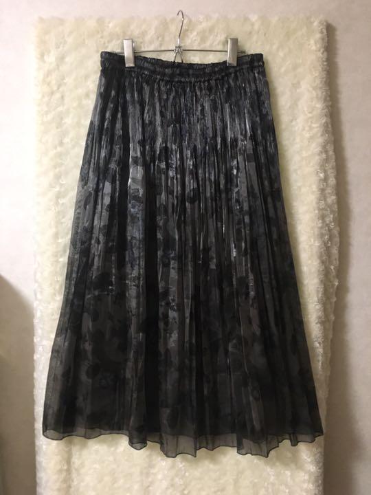 ダークグレー　花柄　ロングスカート