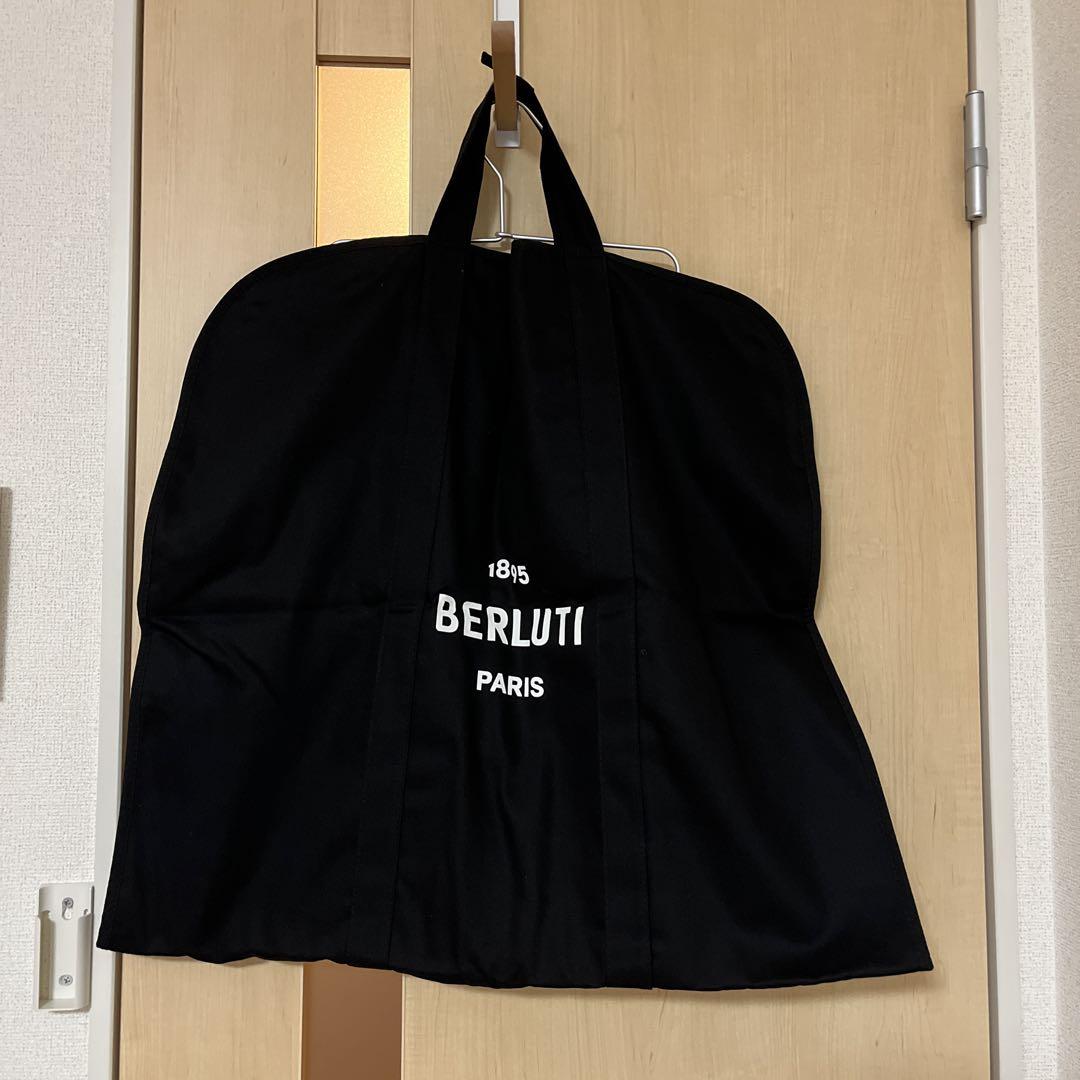 BERLUTI ガーメントバッグ 黒　２枚 おまけの袋付き　２枚 BERLUTI ガーメントバッグ - メルカリ