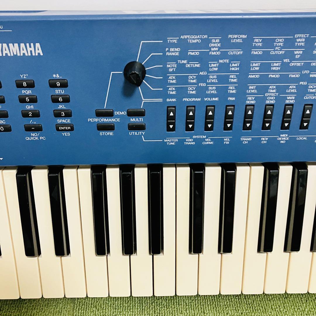 YAMAHA CS1x 61鍵シンセサイザー