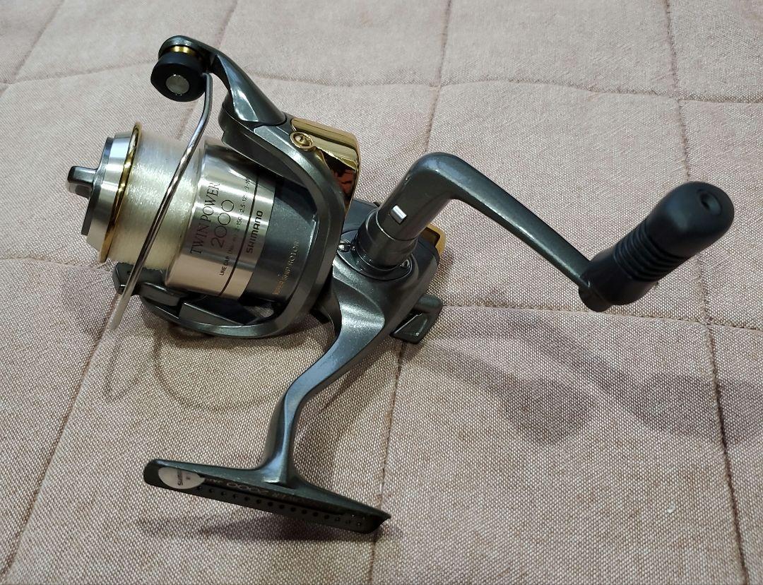 SHIMANO TWIN POWER 2000　シングルハンドル