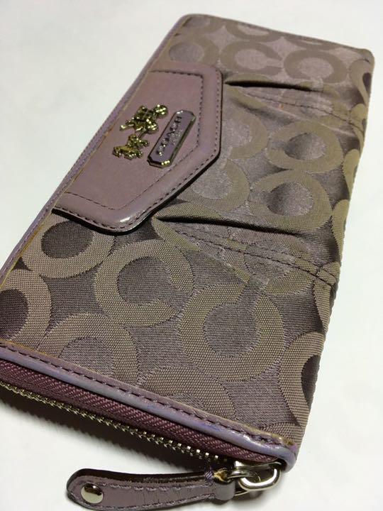 メルカリ Coachコーチ シグネチャ ラウンドファスナー長財布パープルカラー コーチ 2 800 中古や未使用のフリマ メルカリ Coachコーチ シグネチャ ラウンドファスナー長財布パープルカラー コーチ 2 800 中古や未使用のフリマ