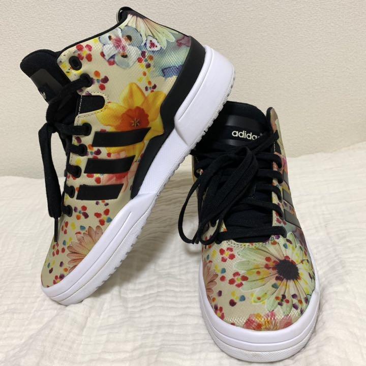 adidas × farm 花柄スニーカー*ハイカットスニーカー23cm adidas × farm 花柄スニーカー*ハイカットスニーカー23cm