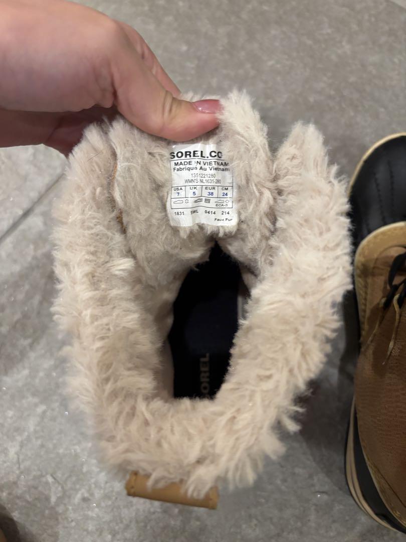 SOREL ファー付きハイカットブーツ