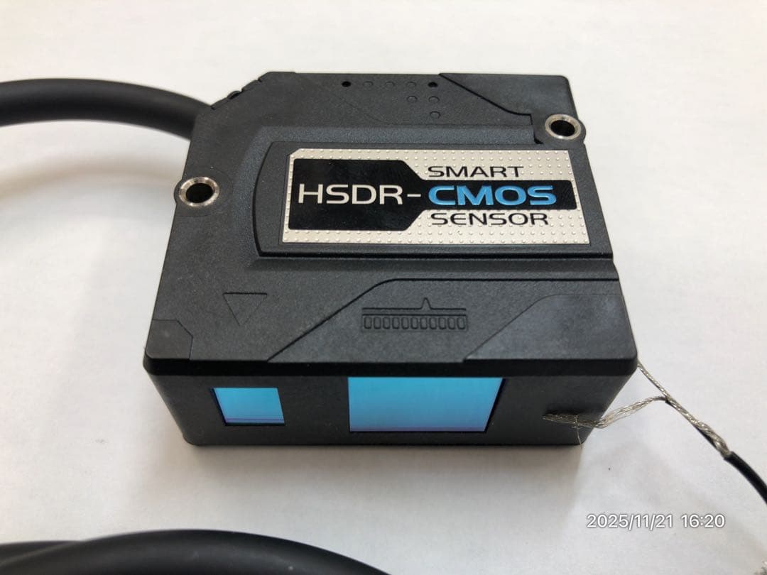 OMRON ZX0-LD50A61 アンプ内蔵CMOSレーザーセンサomron