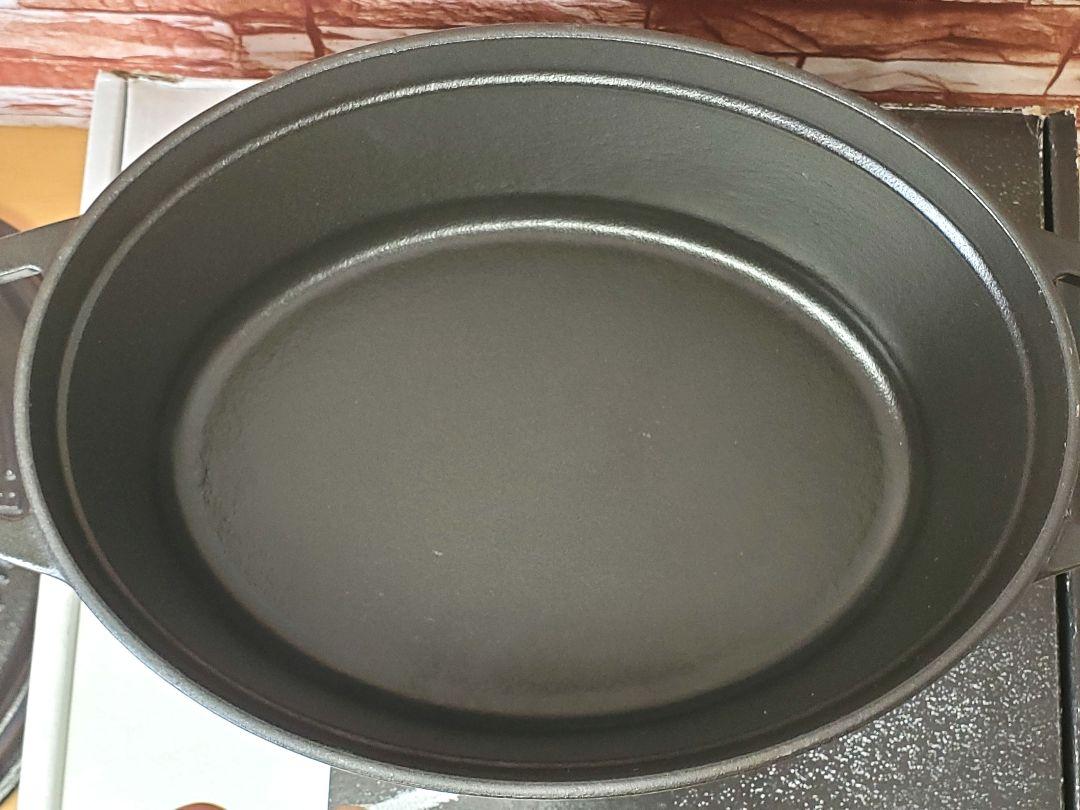 【週末価格】staub　オーバル　23㎝　ブラック　ストウブ