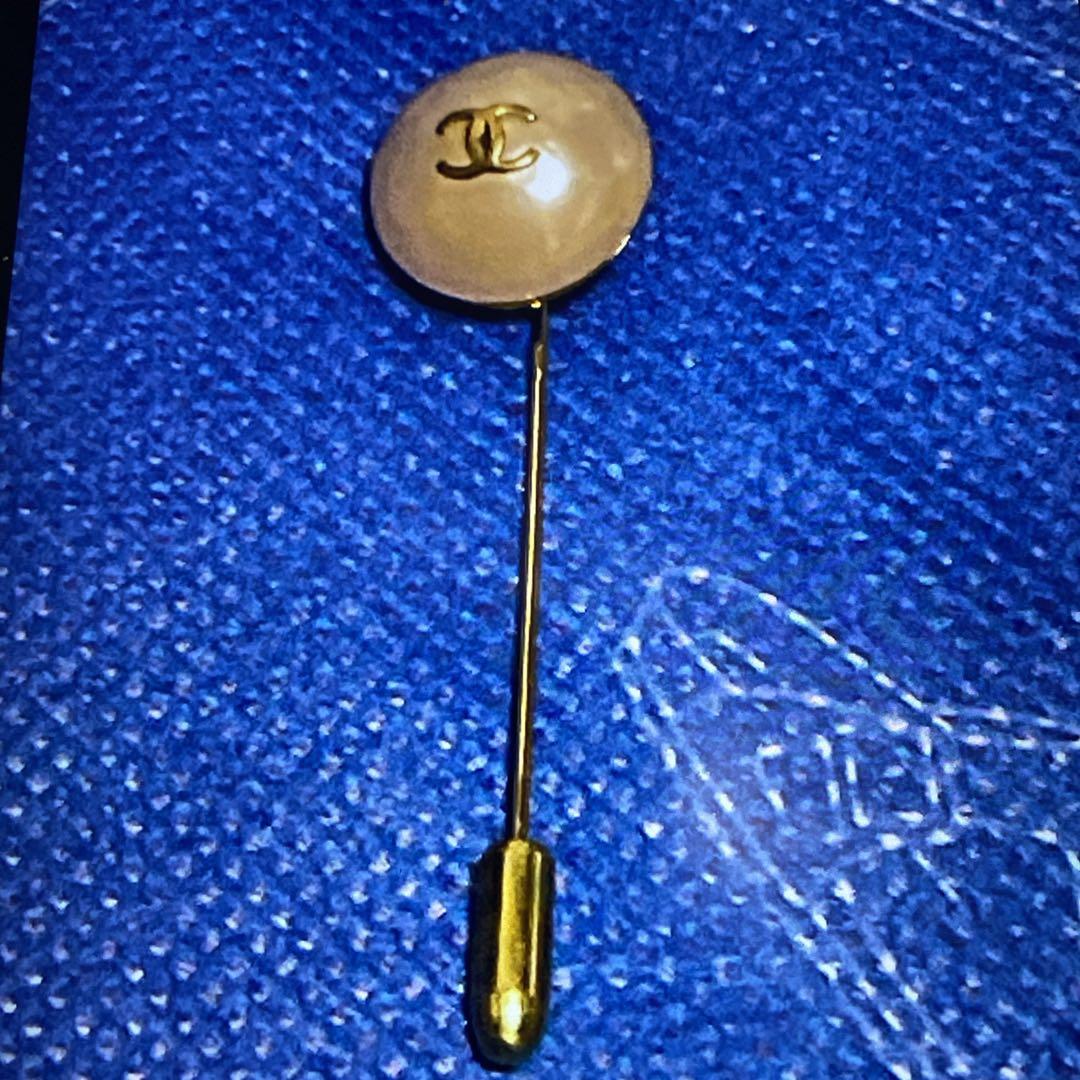 CHANEL ピンブローチ　箱付き