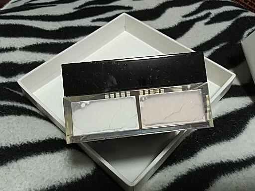 ＧＩＶＥＮＣＨＹ　プリズム　リーブル５　ルースパウダーパイゾン柄模様ケース