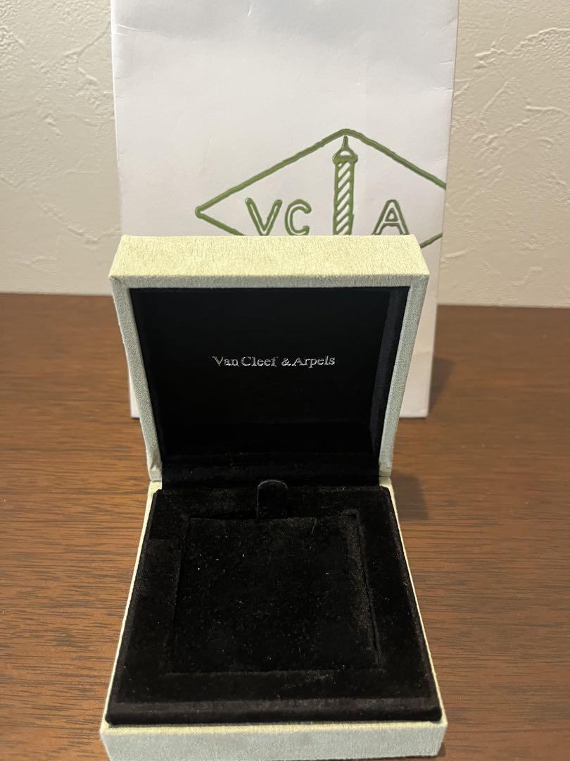 Van Cleef & Arpels - ヴァンクリーフ＆アーペル ⭐︎ オンラインショップ 梱包箱 ショッパー 付属品の通販 by kaori's  shop｜ヴァンクリーフアンドアーペルならラクマ