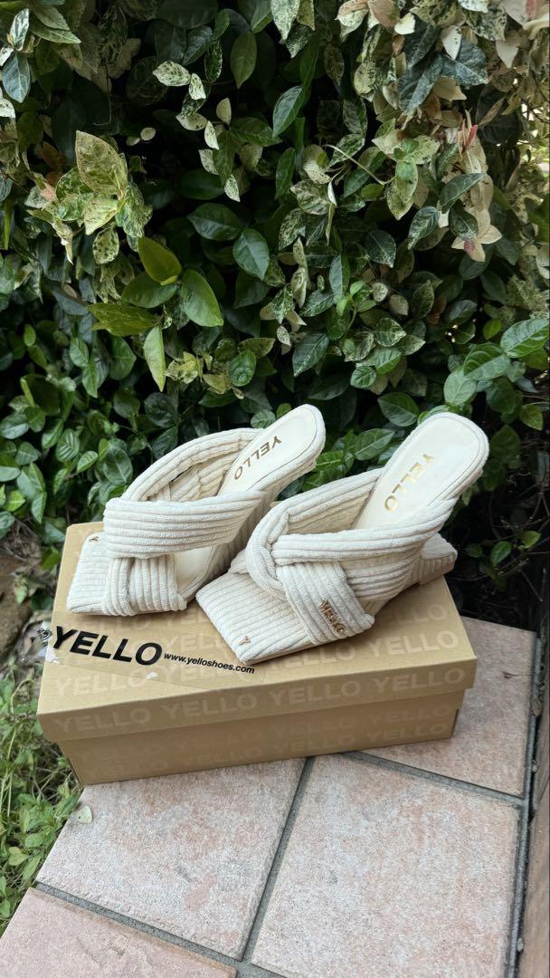 靴 YELLO PUFFY CLOUD DEFORMED YELLO PUFFY