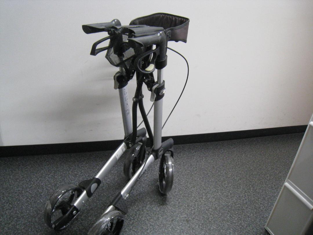 ハンディウォークＬ　GEMINO 30 歩行器 歩行車 パナマウントベッド