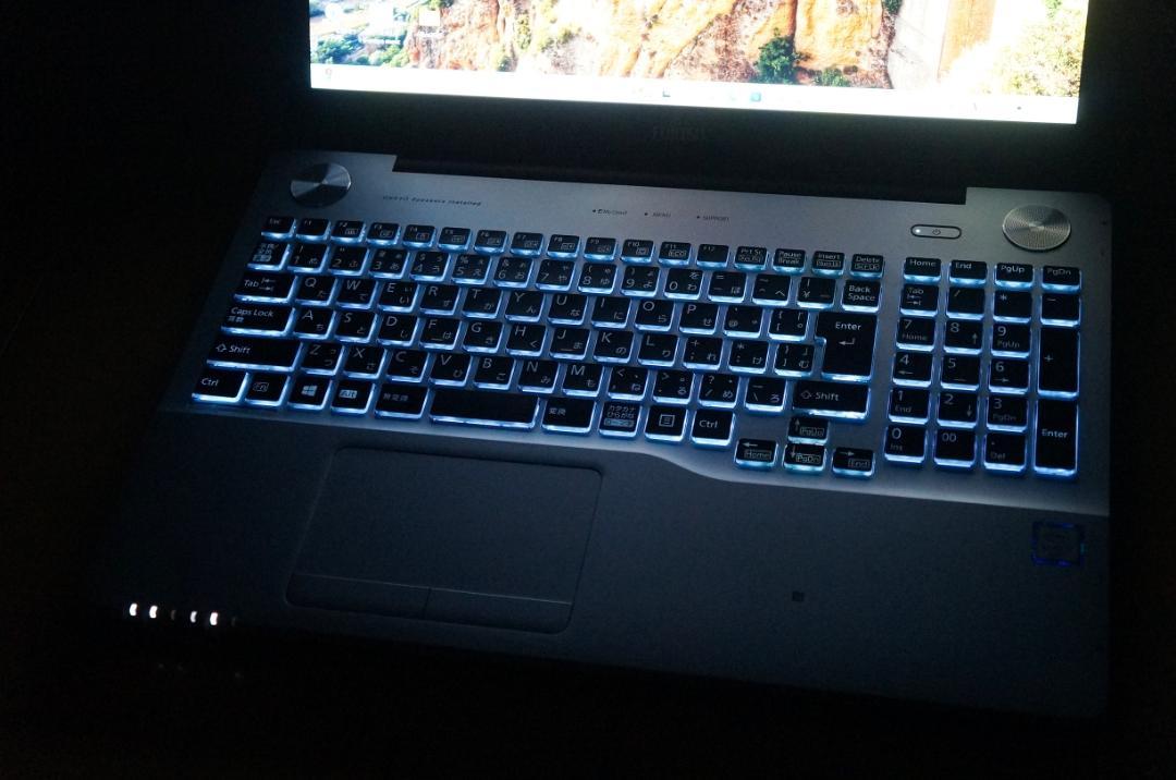 富士通 GRANNOTE AH90X i7 16GB SSD1TB Office