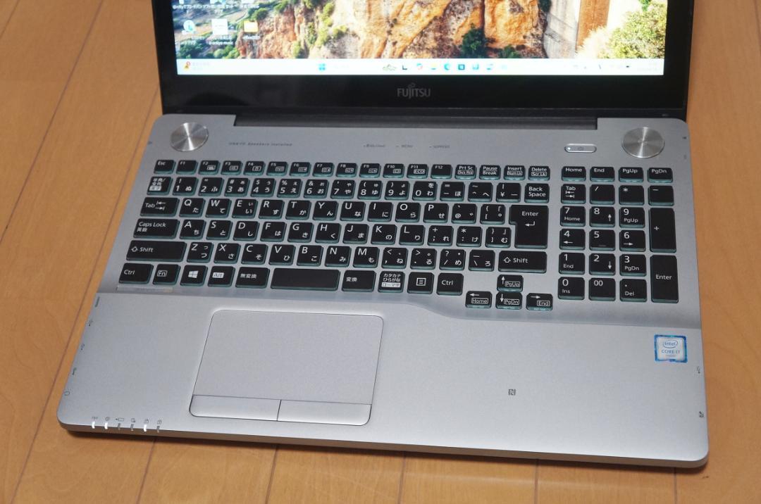 富士通 GRANNOTE AH90X i7 16GB SSD1TB Office