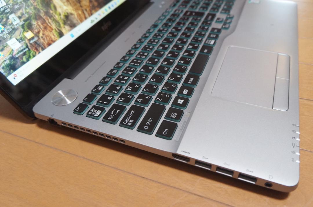 富士通 GRANNOTE AH90X i7 16GB SSD1TB Office