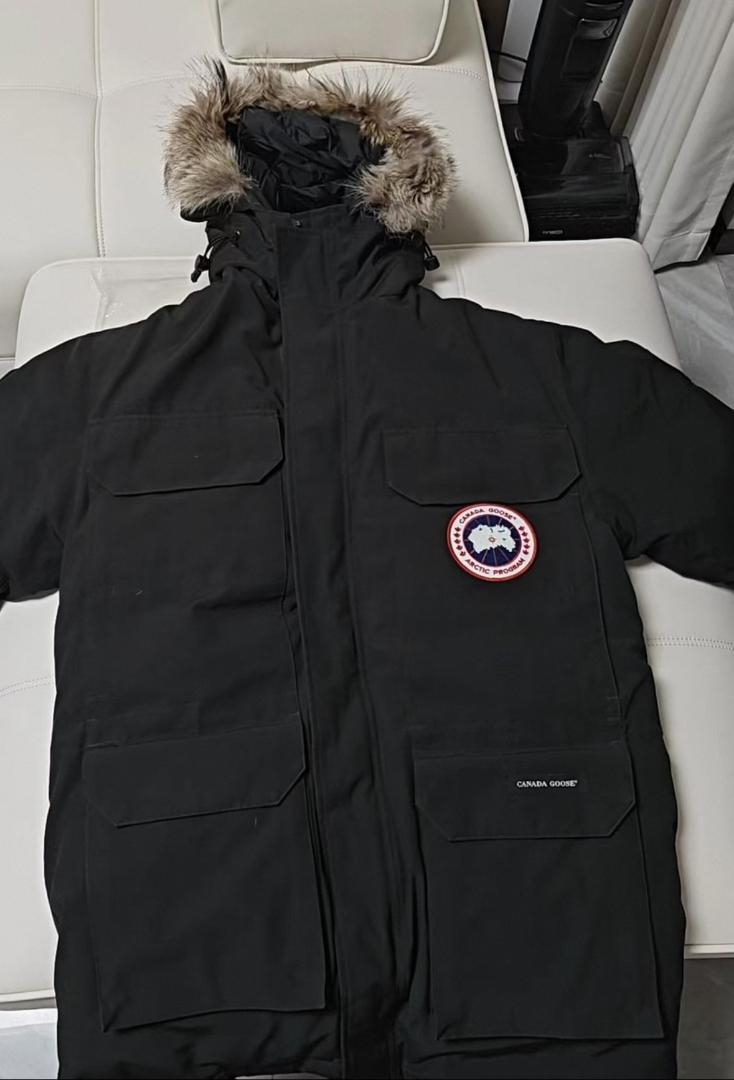 Canada Goose ダウンジャケット