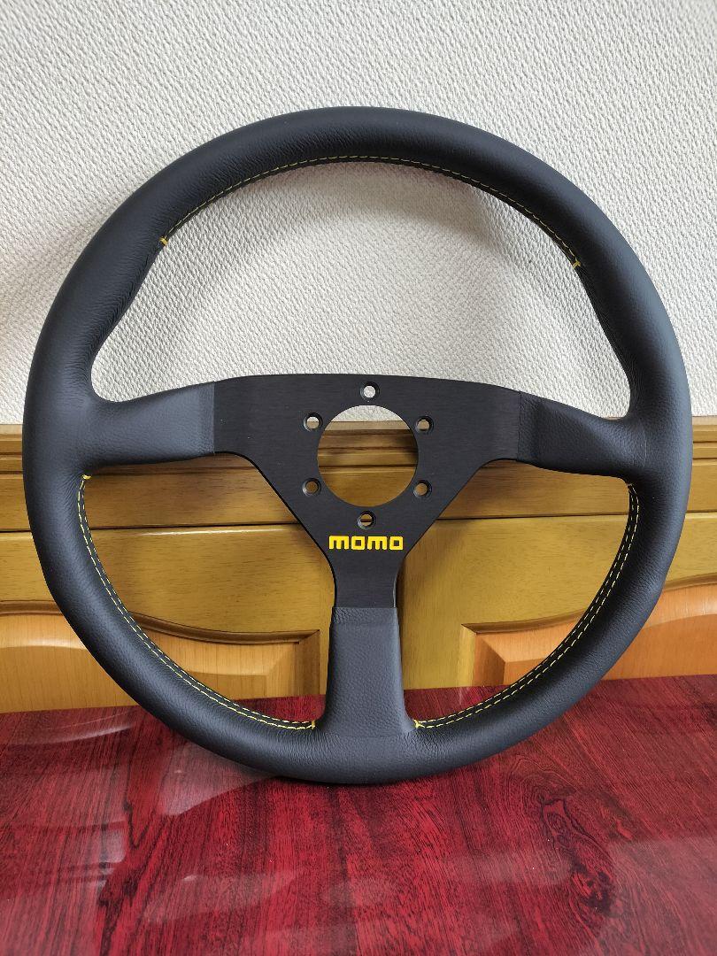 MOMO ヴェローチェレーシング 350mm ステアリング