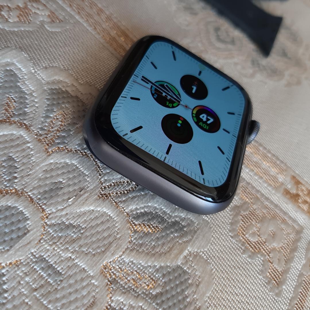 ウォッチ 44mm