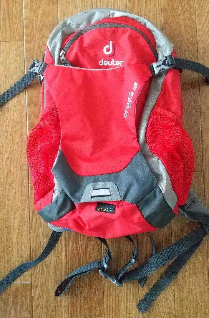 当店だけの限定モデル 美品 deuter バックパック リュック 18L 美品