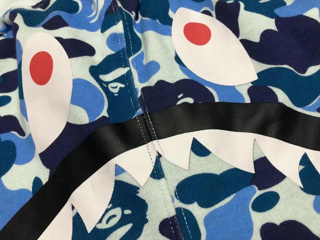 A・BATHING APE シャークデザイン迷彩ショートパンツ