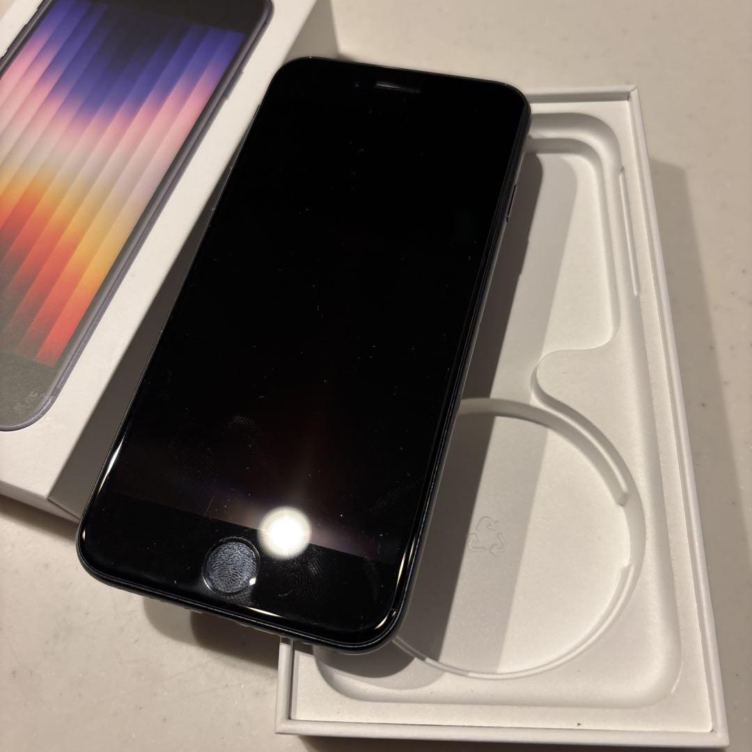 iPhone SE 第3世代　ミッドナイト　ブラック　256GB