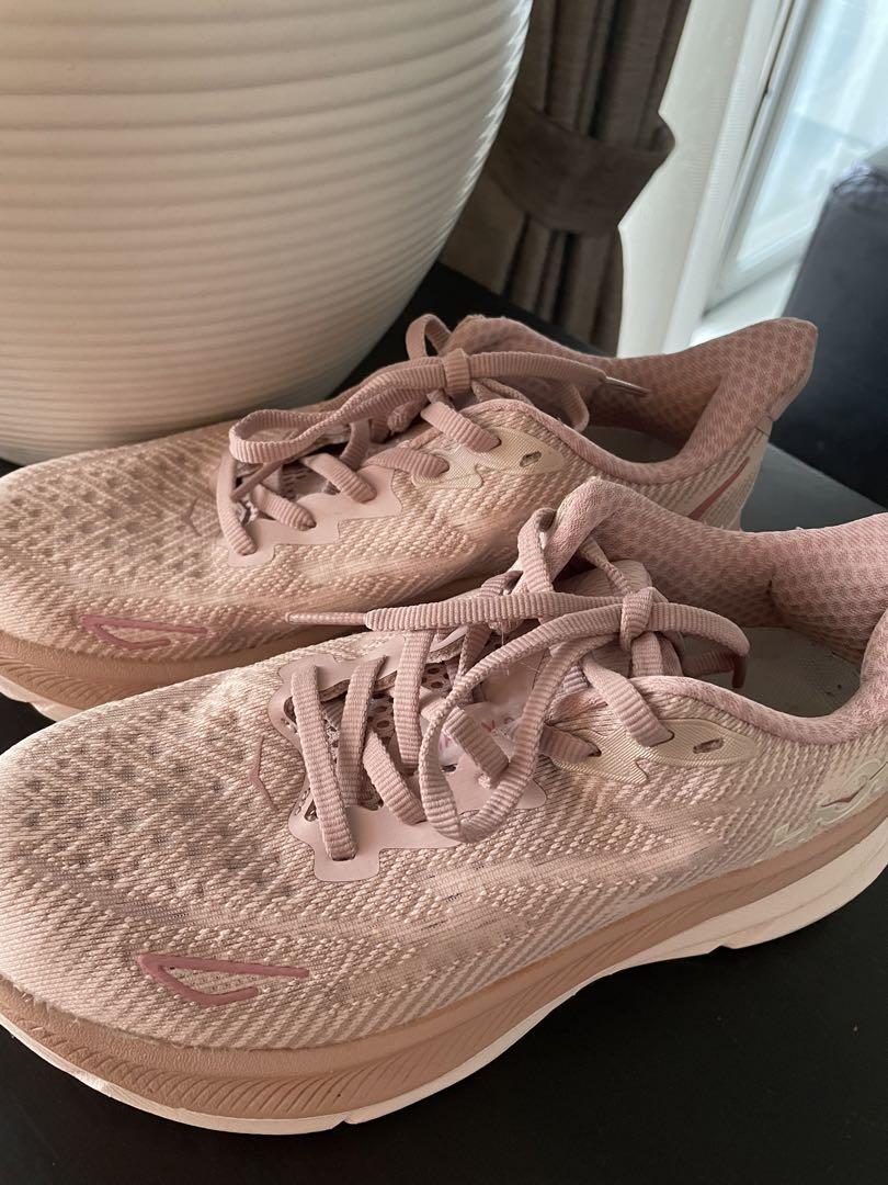 HOKAランニングシューズ