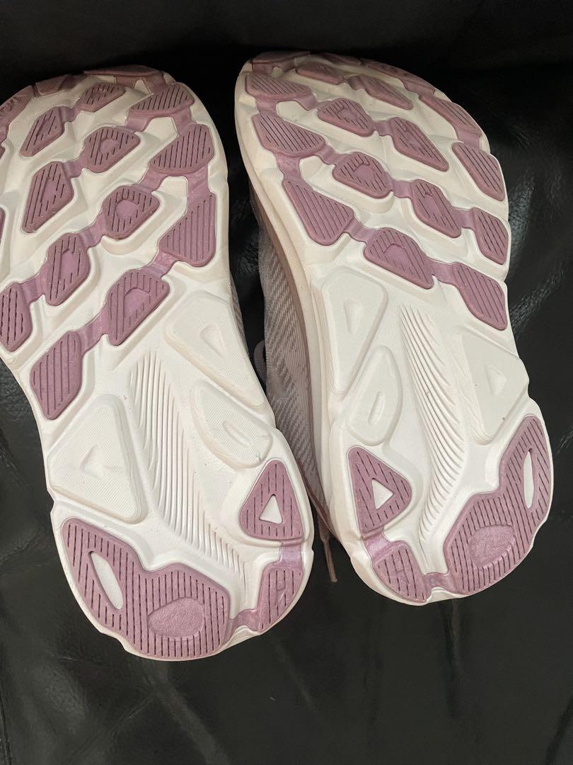 HOKAランニングシューズ