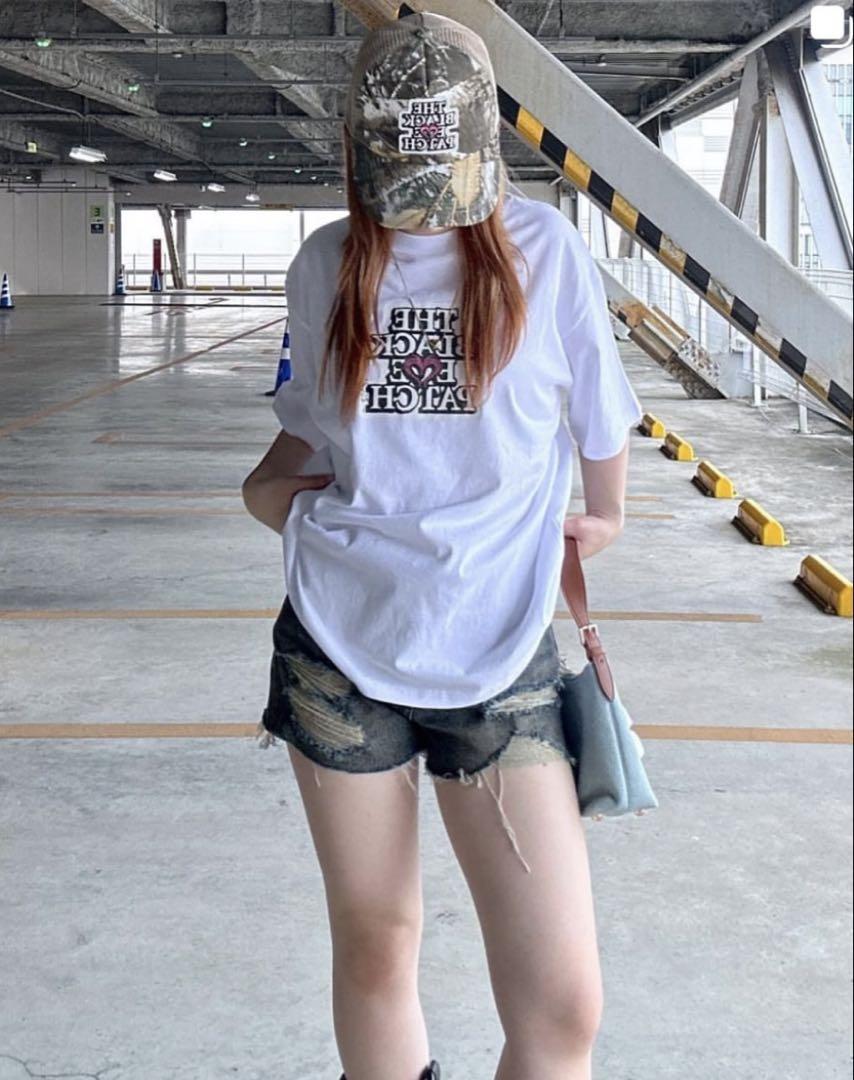MOUSSY blackeyepatch OG ラインストーンTEE white - メルカリ