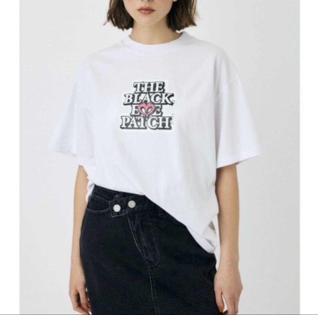 MOUSSY blackeyepatch OG ラインストーンTEE white MOUSSY blackeyepatch OG ラインストーンTEE white - メルカリ