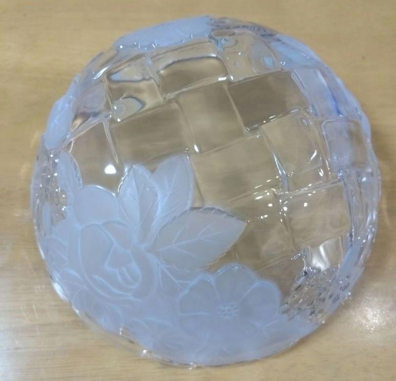 お皿　ガラス　花柄