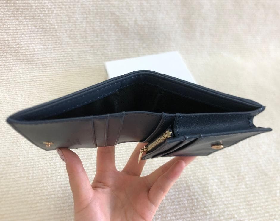 Dior 二つ折り財布 ネイビー Dior 二つ折り財布 ネイビー