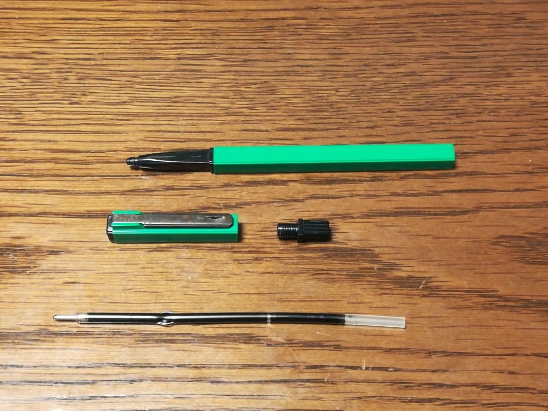 イタリア製 ボールペン グリーン  多分MOLESKINE モレスキン?