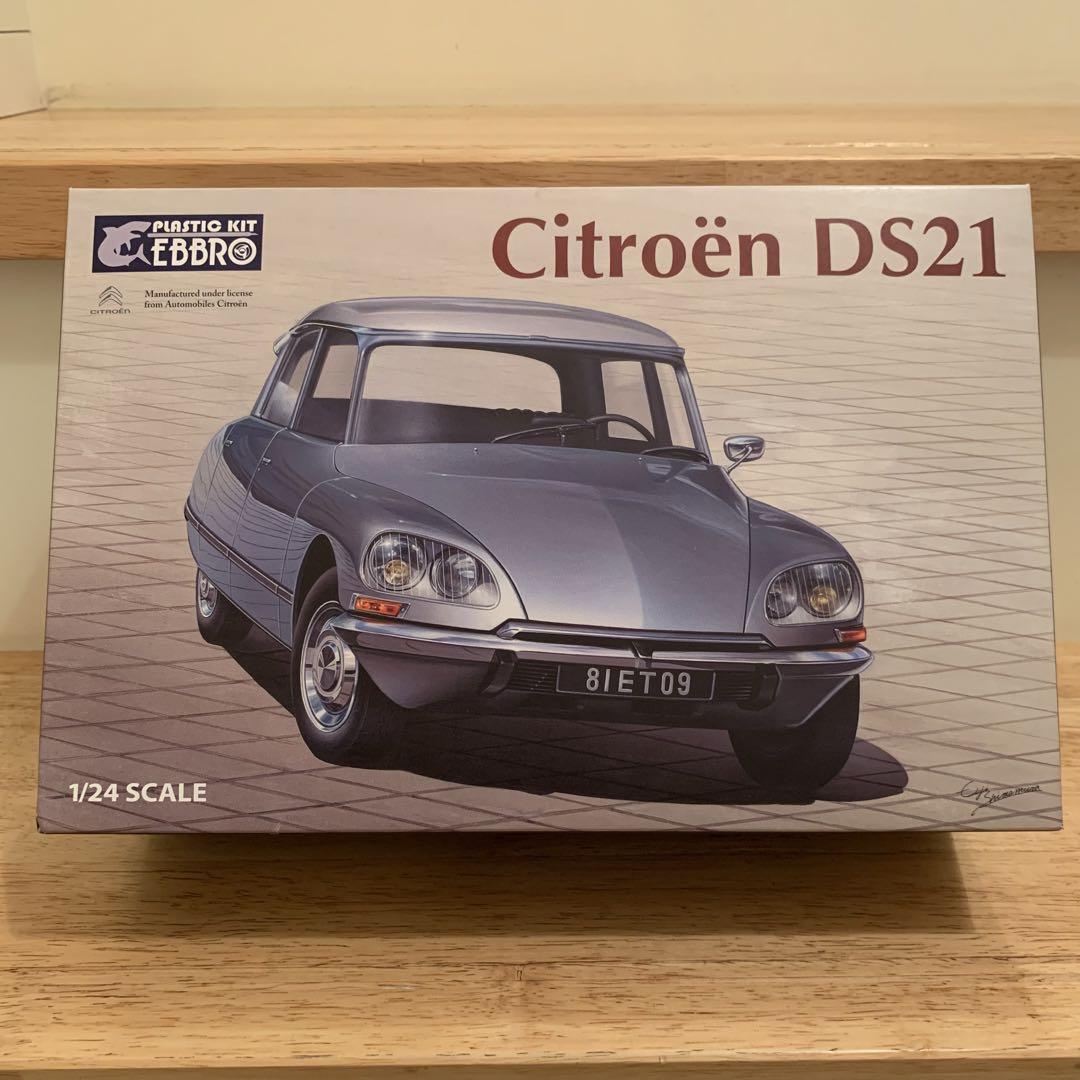 EBBRO CITROEN DS-12 1/24
