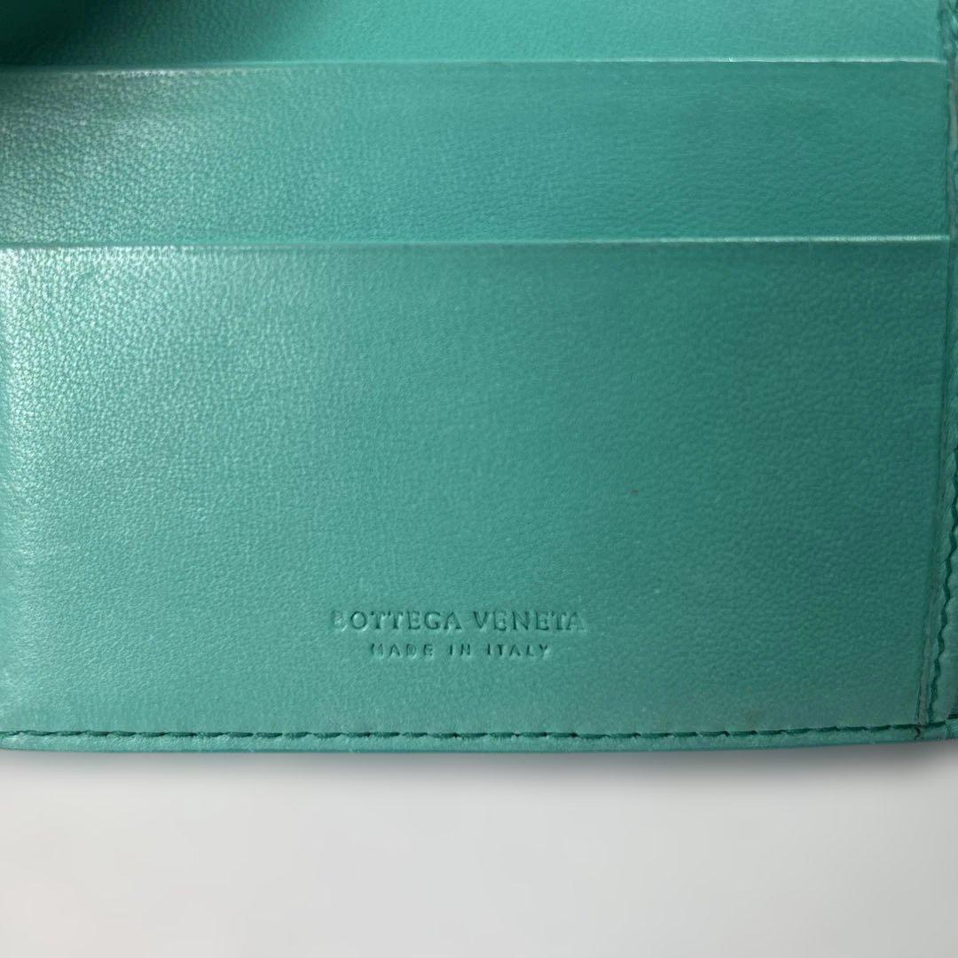 #sr BOTTEGA VENETA 二つ折り財布 ターコイズ sr】BOTTEGA VENETA 二つ折り財布 ターコイズ - メルカリ