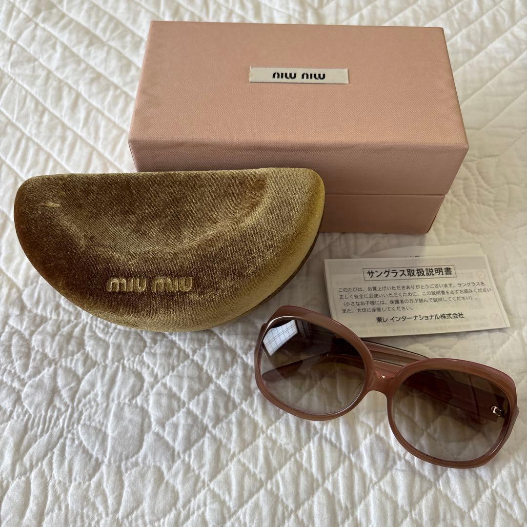 miu miu ブラウン サングラス　くすみピンクフレーム