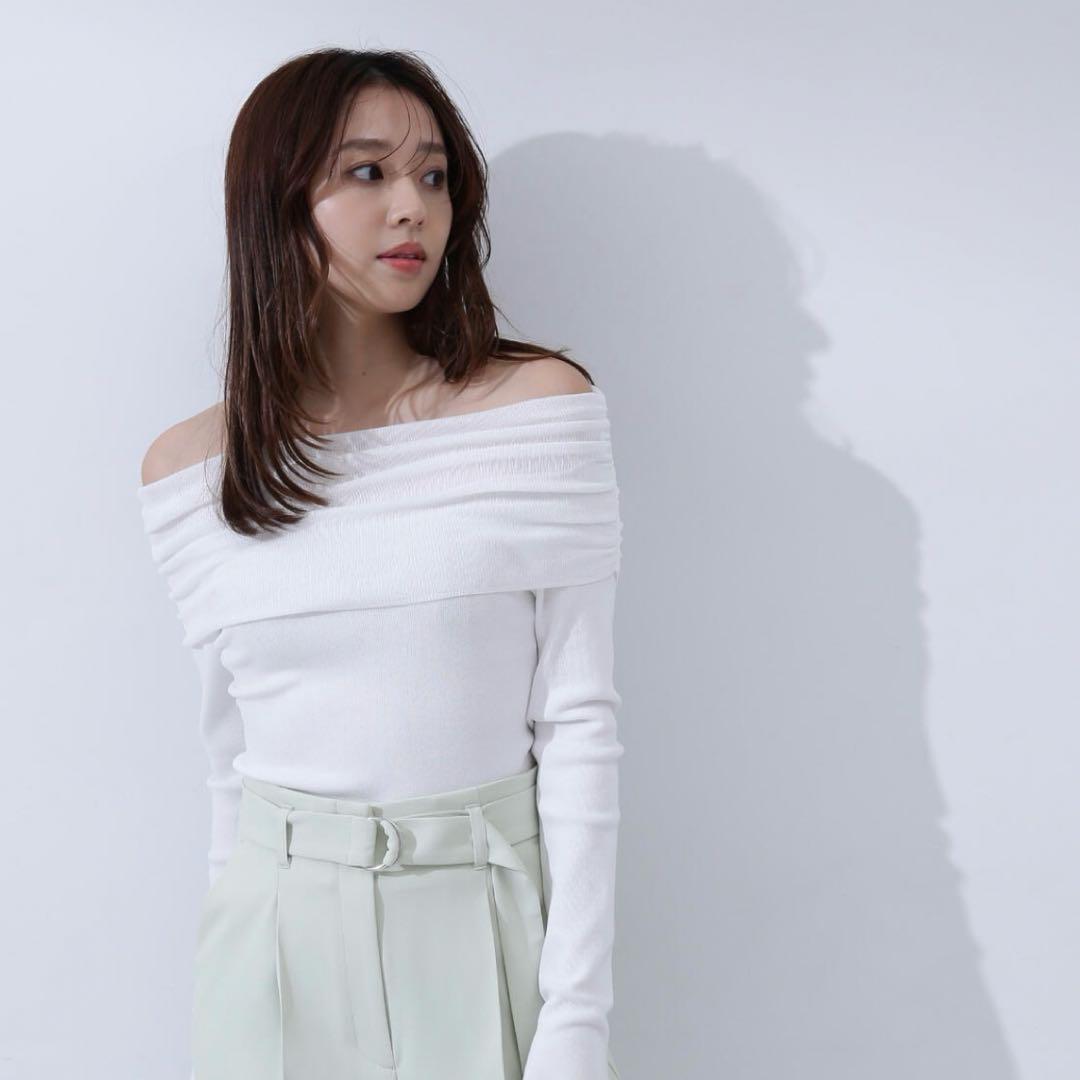 *超美品* natural beauty basic オフショルコンパクトニット