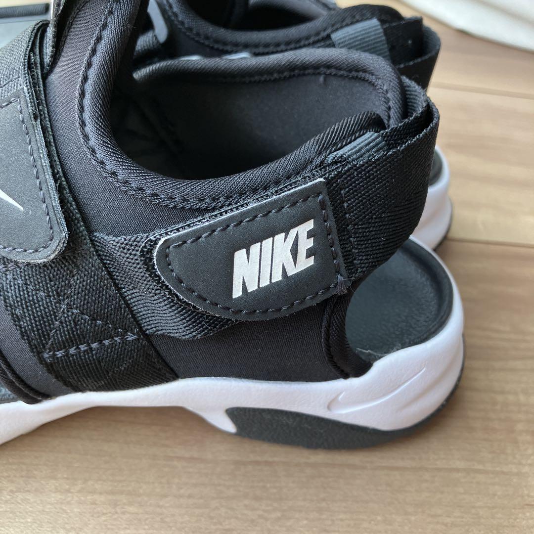 NIKE ブラック スポーツサンダル - メルカリ