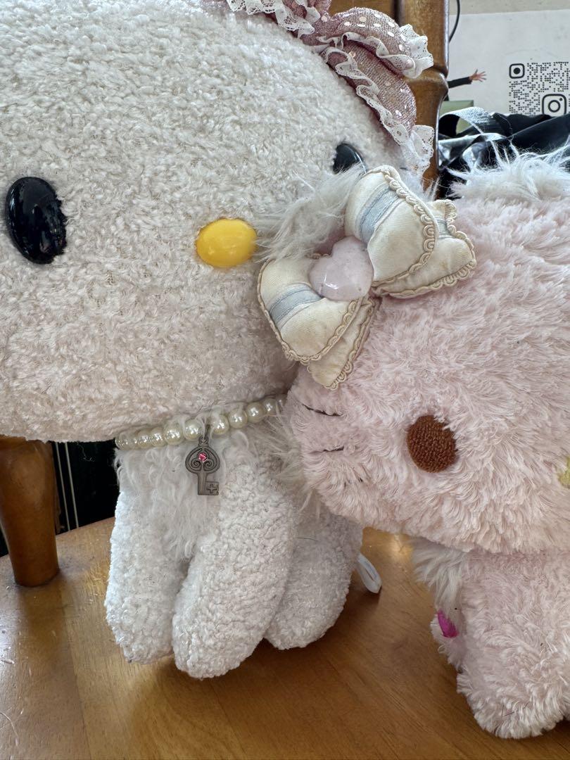 キティーちゃん　ぬいぐるみ　2体