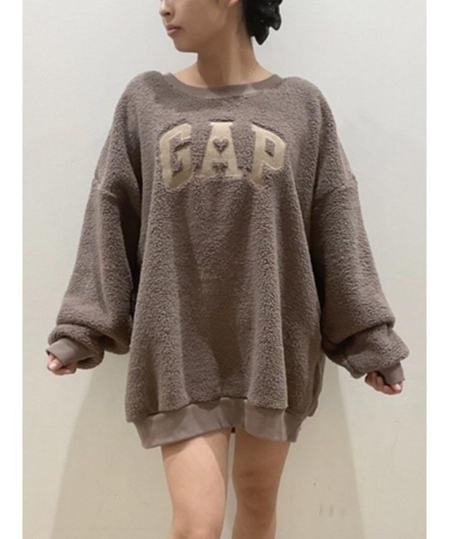 GAP オーバーサイズ ボア ハート ロゴスウェット トレーナー