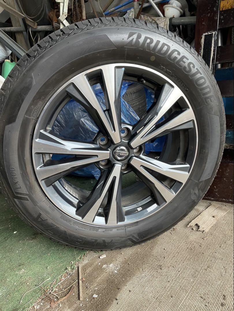 日産　エクストレイル　225/60/18 18インチ ホイールセット　一年使用