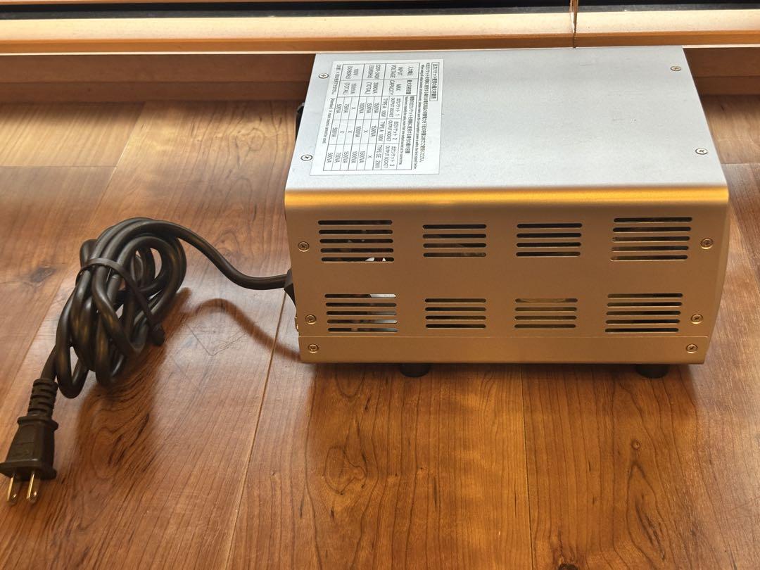 極美品】カシムラ TTS-119C 海外変圧器 220-240V/3000VA - メルカリ