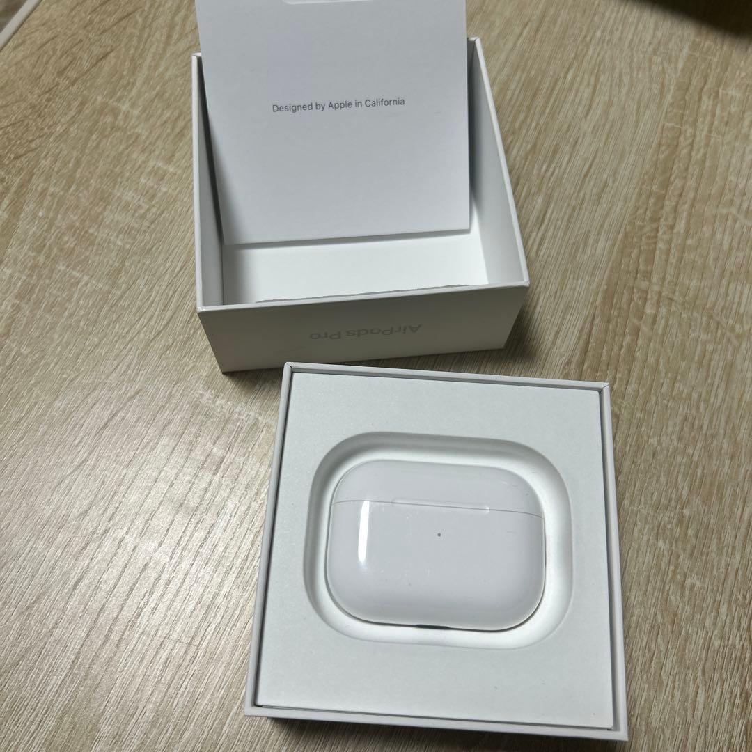 AirPods Pro2本体 充電ケース付き AirPods Pro2本体 充電ケース付き