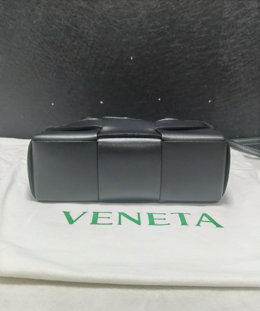 Veneta ブラック