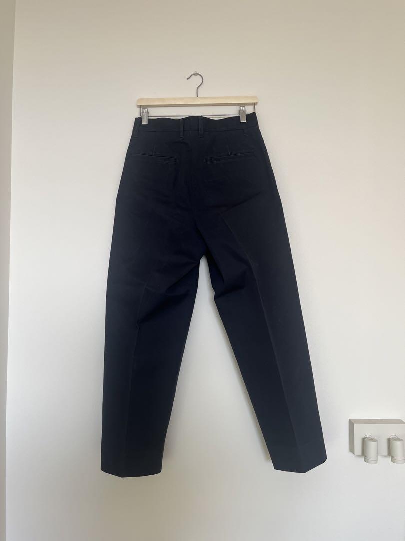 ユニバーサルプロダクツ　COTTON 1TUCK TROUSERS