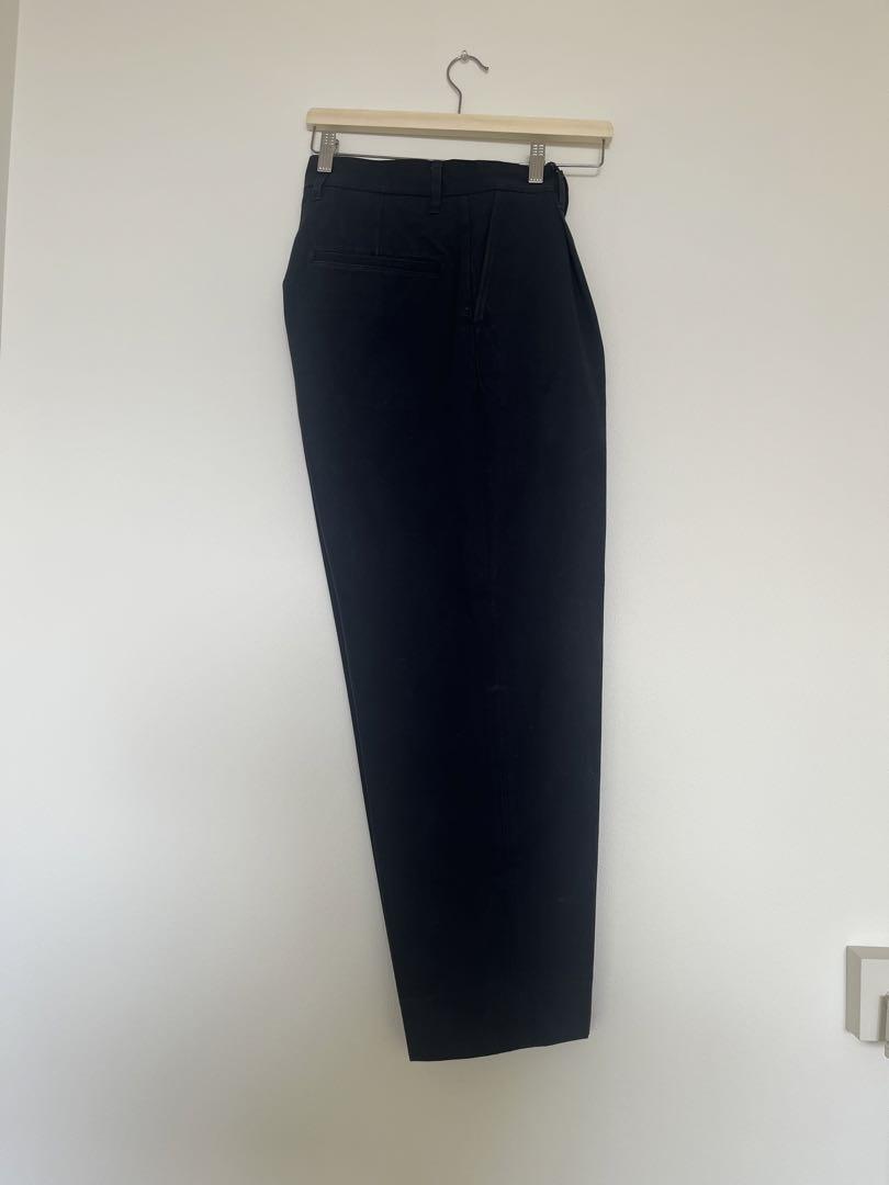 ユニバーサルプロダクツ　COTTON 1TUCK TROUSERS
