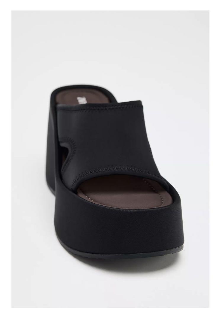 ZARA トップステッチウェッジ ウェッジソールサンダル ブラック