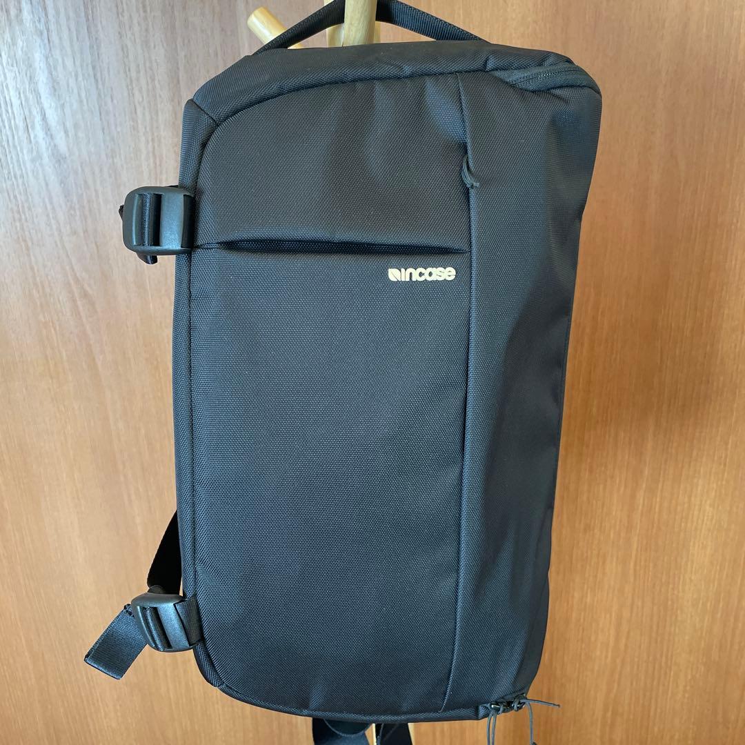 Incase ブラック カメラバッグ
