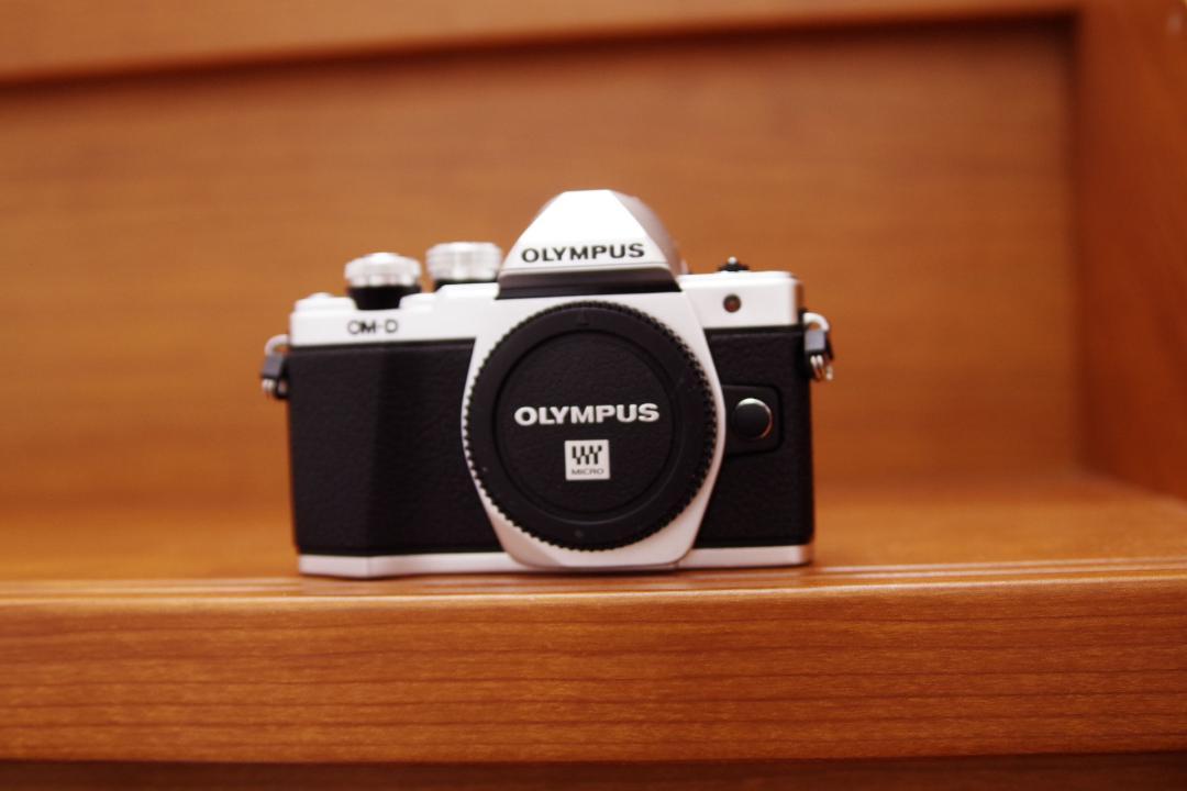 OYMPUS EM10 Mk.2 と単焦点レンズ３本セット